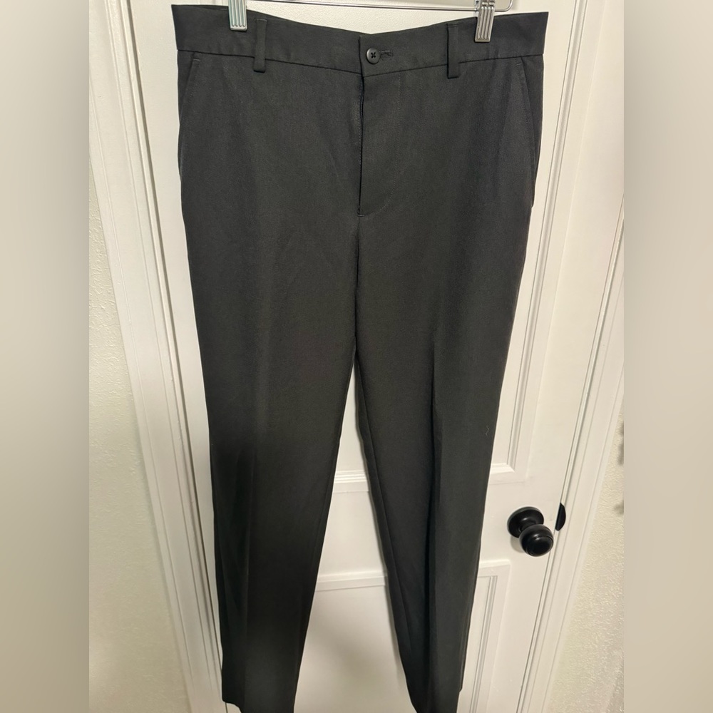 Van heusen black slacks 30/32 men’s